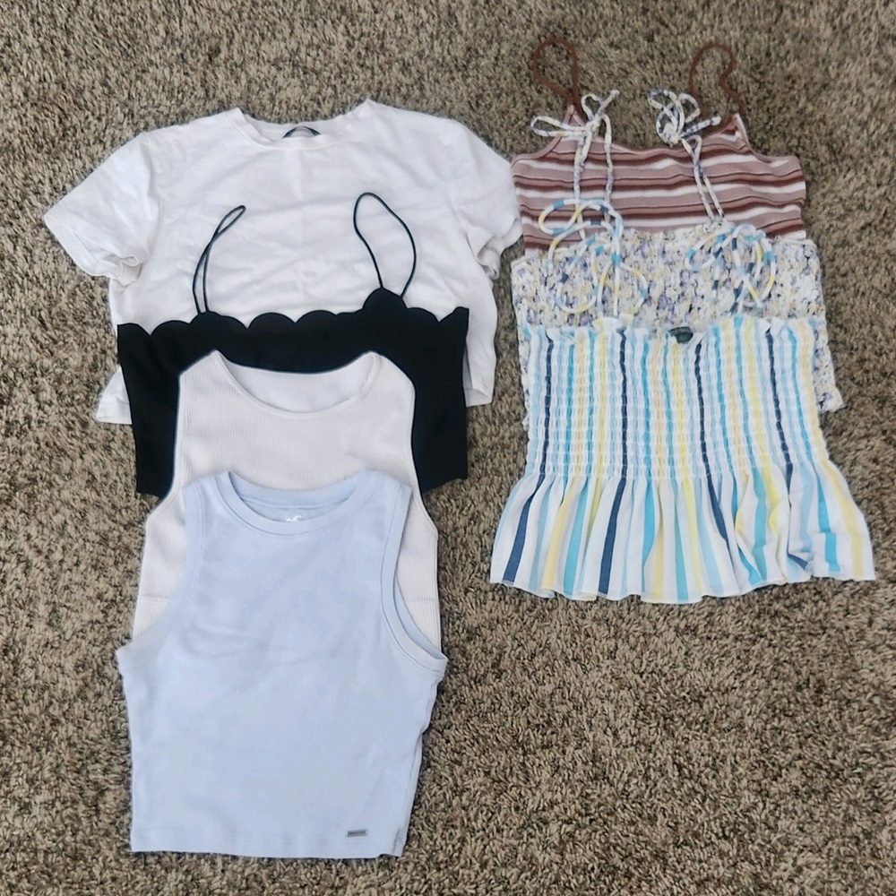 Pack of 7 tank tops! All size small. :)